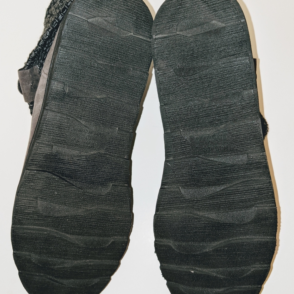 Muk Luks Gray Boots Size 10 - Picture 4 of 7
